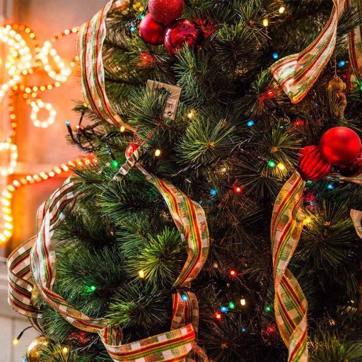 LED řetězová světla v různých velikostech a barvách - 240 LED - barevná