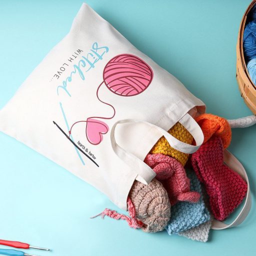 Háčkovaná sada s barevnou přízí a doplňky