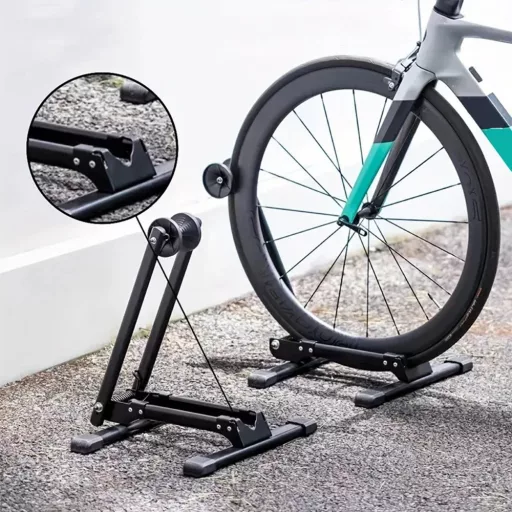 Skládací stojan na skladování kol