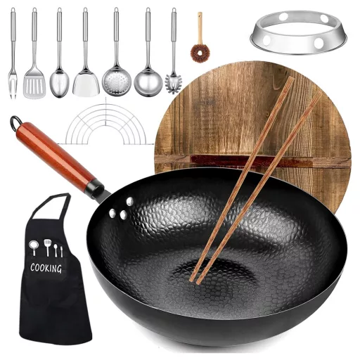 Wok pánev s kuchyňskými doplňky