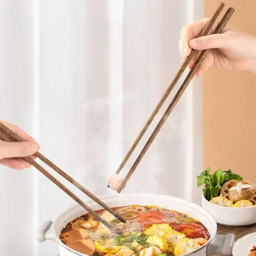 Wok pánev s kuchyňskými doplňky