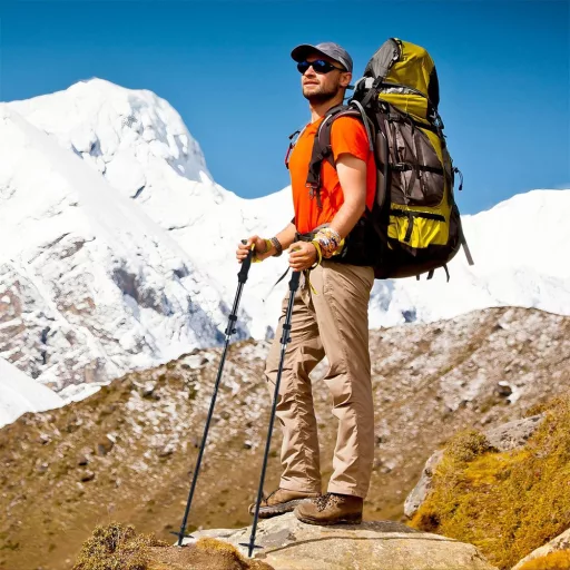 Ultralehká nastavitelná turistická hůl 115–130 cm