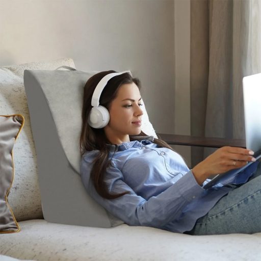 Ergonomický trojúhelníkový polštář