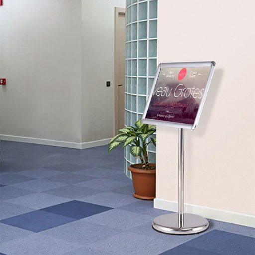 Nastavitelný A3 informační stojan