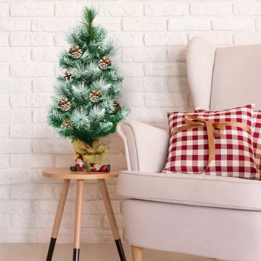 Sněhový dekor umělý vánoční stromeček s šiškami 60 cm
