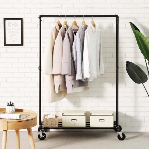 Černý oděvní stojan