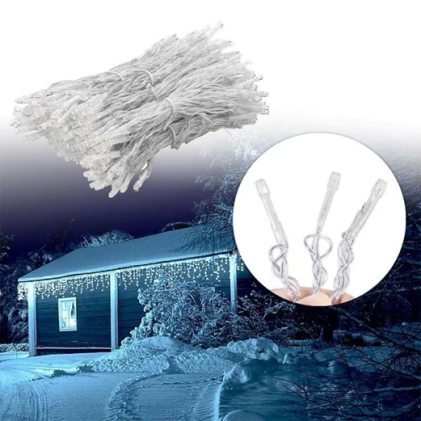 Voděodolný světelný řetěz v zahradní dekoraci